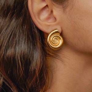 NEW SAHIRA women's ingrid stud in gold